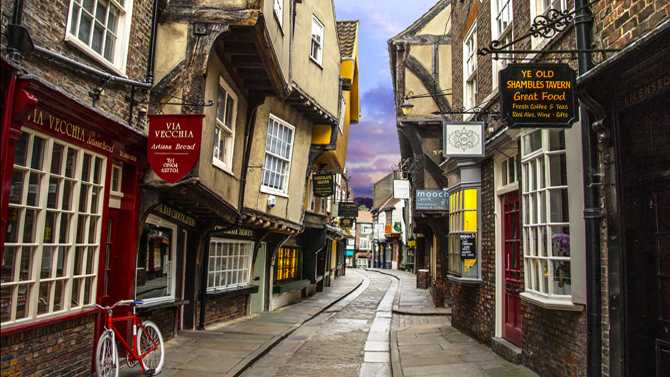 THE SHAMBLES IN YORK - DIAGON ALLEY? - Yorkshire's Best Guides